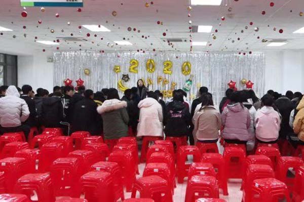 江苏88爱彩涂装开展庆元旦迎新年活动