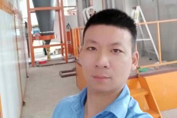 临近元旦，喷塑设备安装师傅匠心制造获客户肯定
